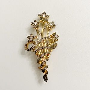 Elegant Vintage Brooch Gold Tone Clear Colored Crystals Signed CE WLIND